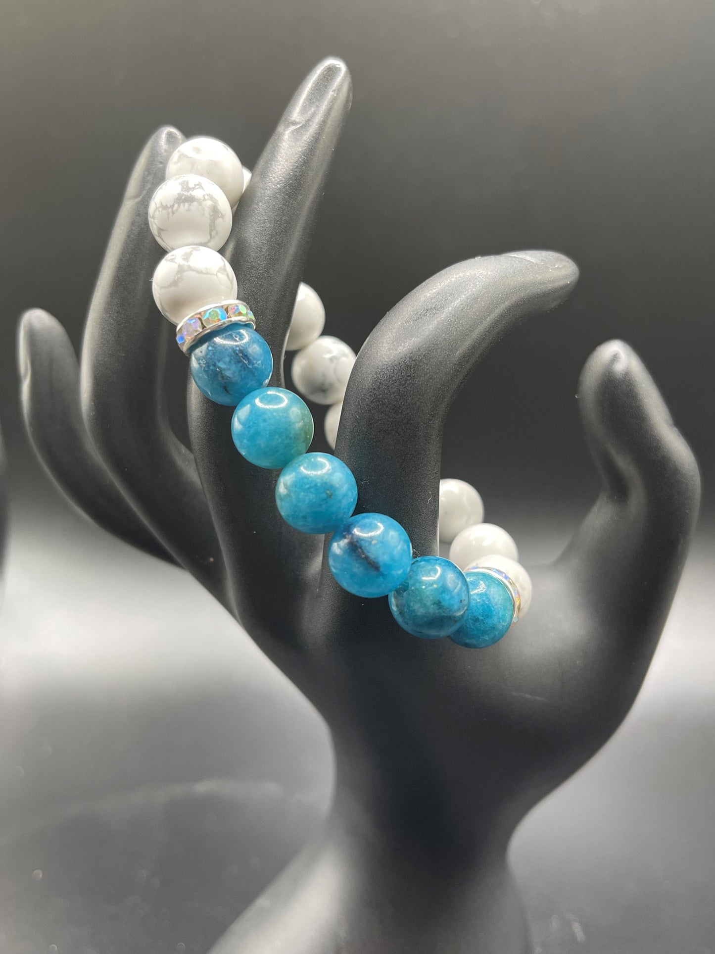 Howlite and Blue Apatite Bracelet