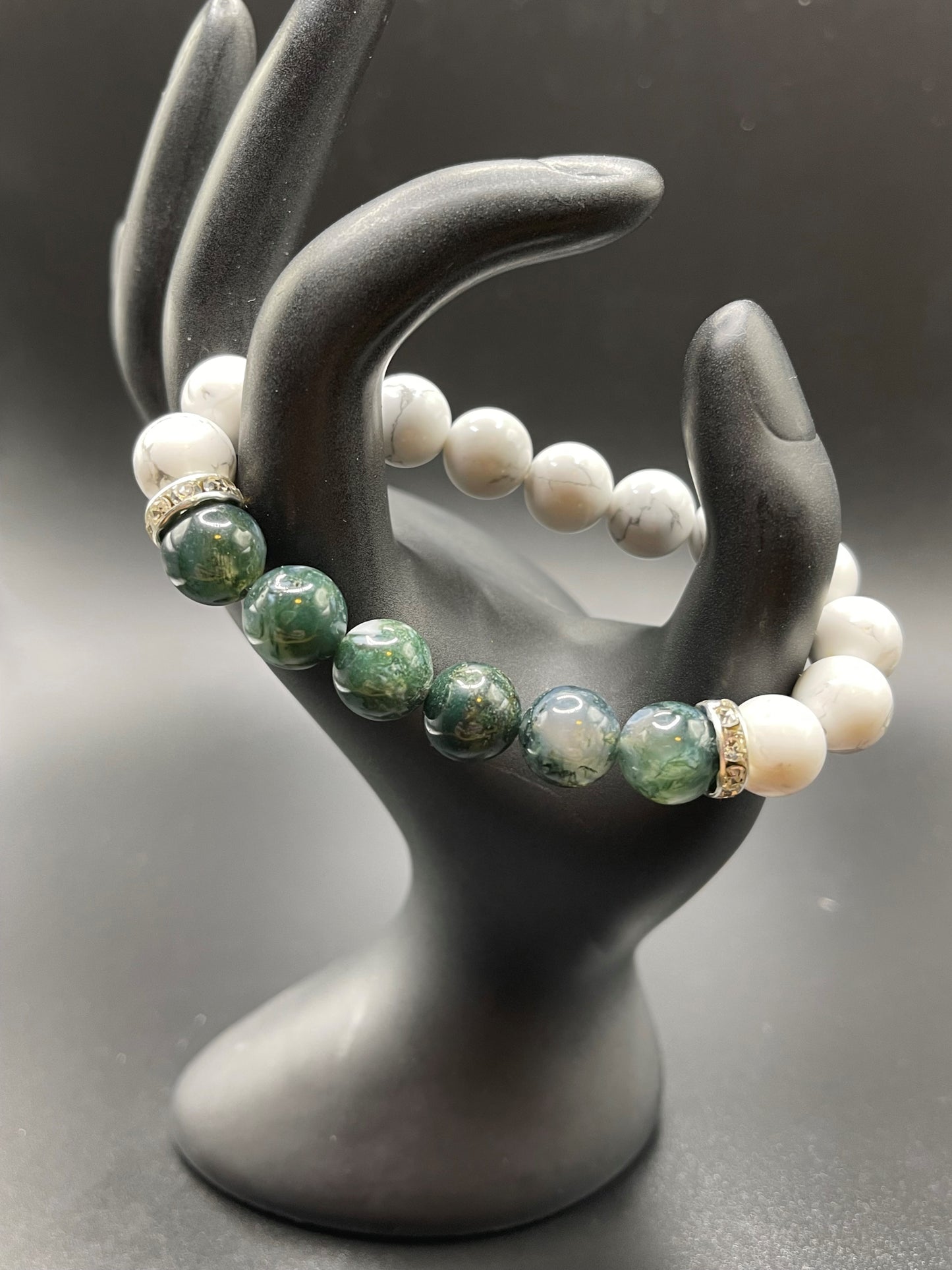 Howlite and Moss Agate braclete